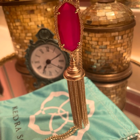 Kendra Scott Everly in Pink Agate - Picture 2 of 9